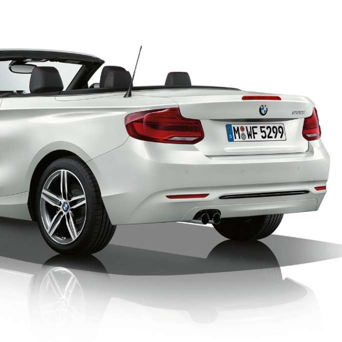 BMW serije 2 Cabrio, tročetvrtinski stražnji prikaz Modela Sport Line