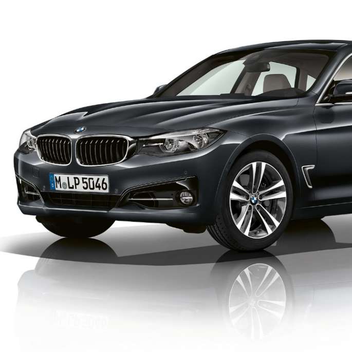 BMW serije 3 Gran Turismo, tročetvrtinski prikaz prednjeg kraja modela Sport Line BMW serije 3 Gran Turismo, tročetvrtinski prikaz prednjeg kraja modela Sport Line