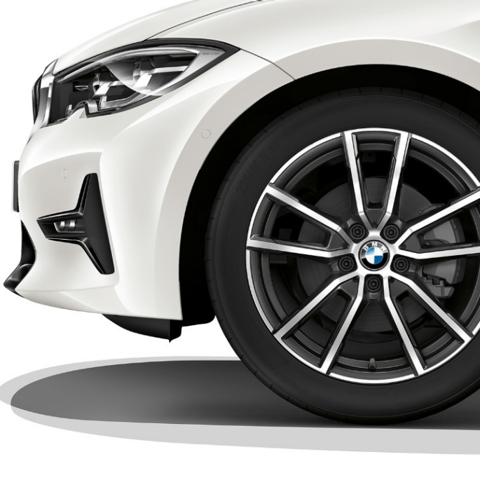 BMW serije 3 Limuzina, Model Sport Line lakometalni kotači. Detaljan prikaz lakometalnih kotača BMW-a serije 3 Limuzina sa značajkama opreme modela Sport Line.