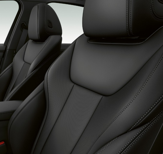 BMW serije 3 Limuzina, Model Sport Line prednja sjedala. Bočni detaljan prikaz prednjih sjedala BMW-a serije 3 Limuzina sa značajkama modela Sport Line.