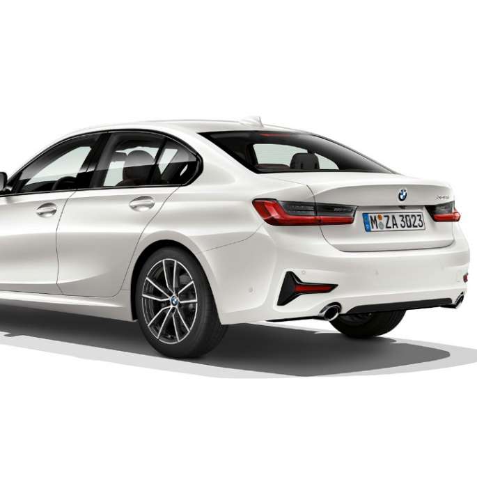 BMW serije 3 Limuzina, Model Sport Line stražnji kraj. Tročetvrtinski stražnji prikaz BMW-a serije 3 Limuzina sa značajkama modela Sport Line.