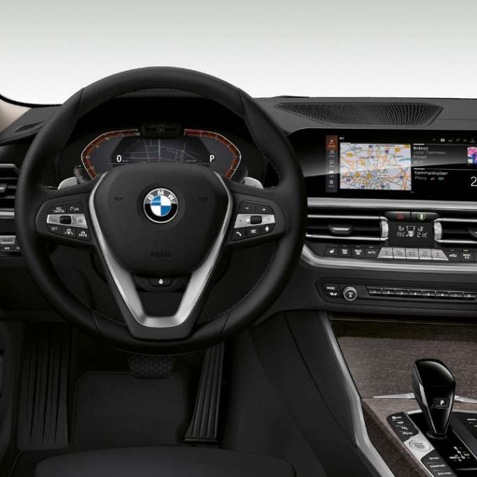 BMW serije 3 Limuzina, Modell Luxury Line kokpit. Prednji detaljan prikaz vozačevog kokpita BMW-a serije 3 Limuzina sa značajkama Modela Luxury Line.