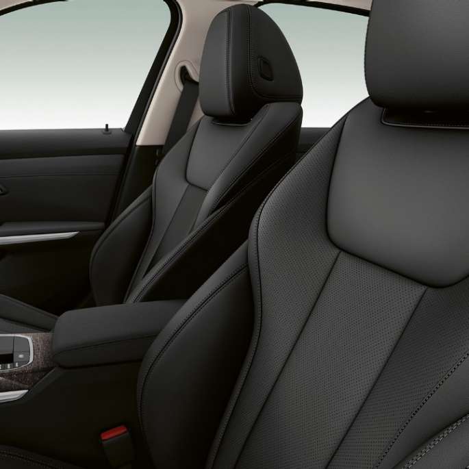 BMW serije 3 Limuzina, Model Luxury Line prednja sjedala. Bočni detaljan prikaz prednjih sjedala BMW-a serije 3 Limuzina sa značajkama modela Luxury Line.