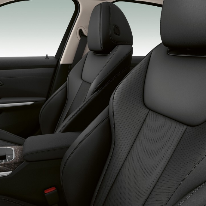 BMW serije 3 Limuzina, Model Luxury Line prednja sjedala. Bočni detaljan prikaz prednjih sjedala BMW-a serije 3 Limuzina sa značajkama modela Luxury Line.