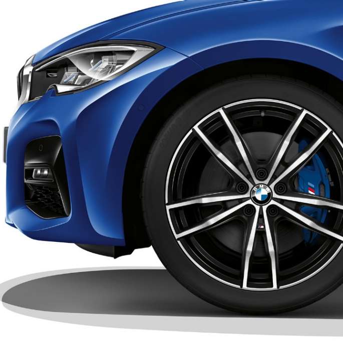 BMW serije 3 Limuzina, Model M Sport lakometalni kotači. Detaljan prikaz lakometalnih kotača BMW-a serije 3 Limuzina s opremom modela M Sport.
