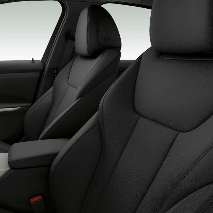 BMW serije 3 Limuzina, Model Advantage prednja sjedala. Bočni detaljan prikaz prednjih sjedala BMW-a serije 3 Limuzina sa značajkama modela Advantage.
