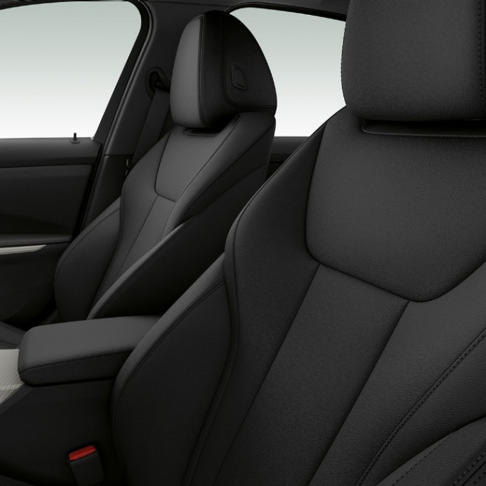 BMW serije 3 Limuzina, Model Advantage prednja sjedala. Bočni detaljan prikaz prednjih sjedala BMW-a serije 3 Limuzina sa značajkama modela Advantage.